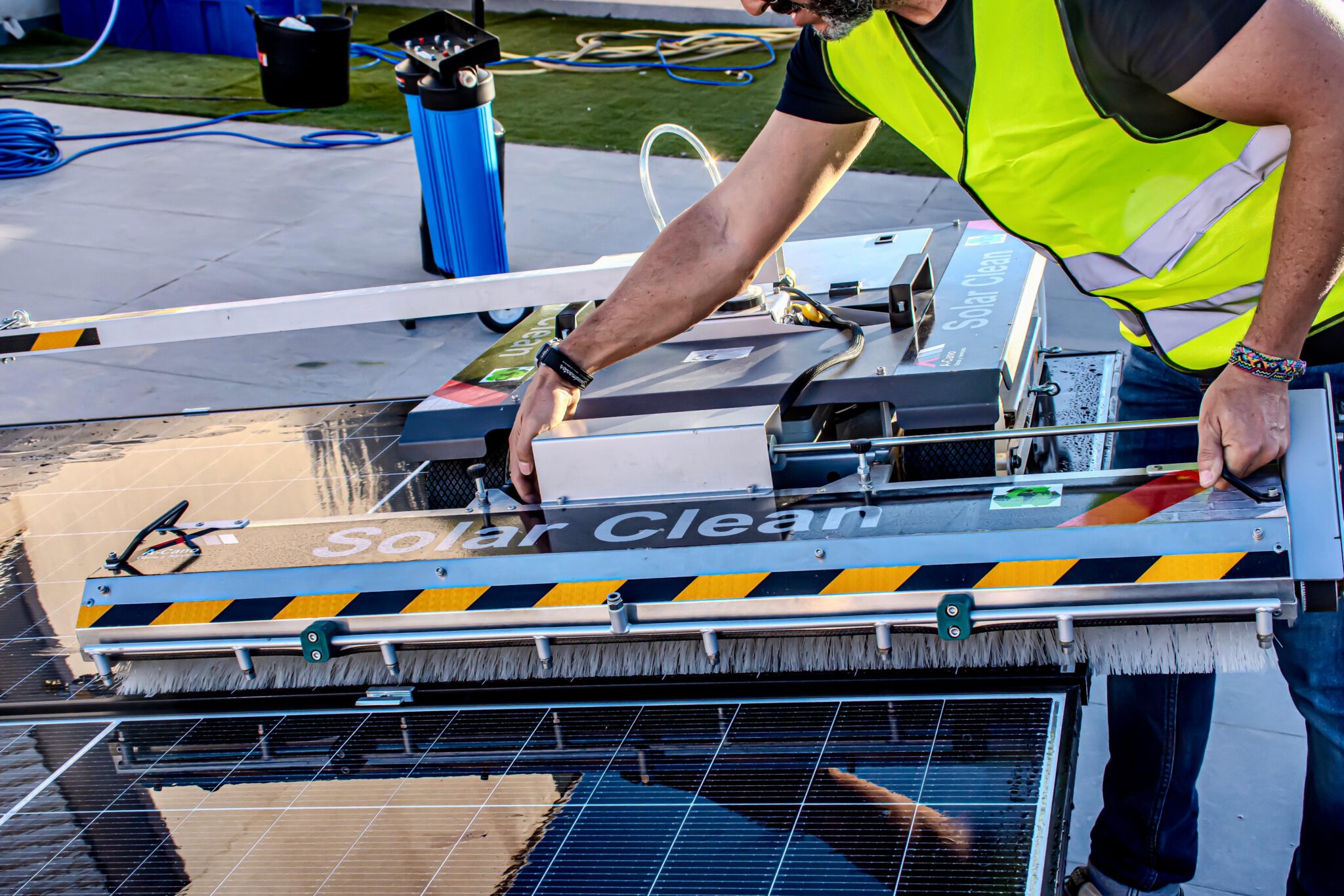 Robot Pro 1300 – Robot autónomo de limpieza solar - Imagen 6