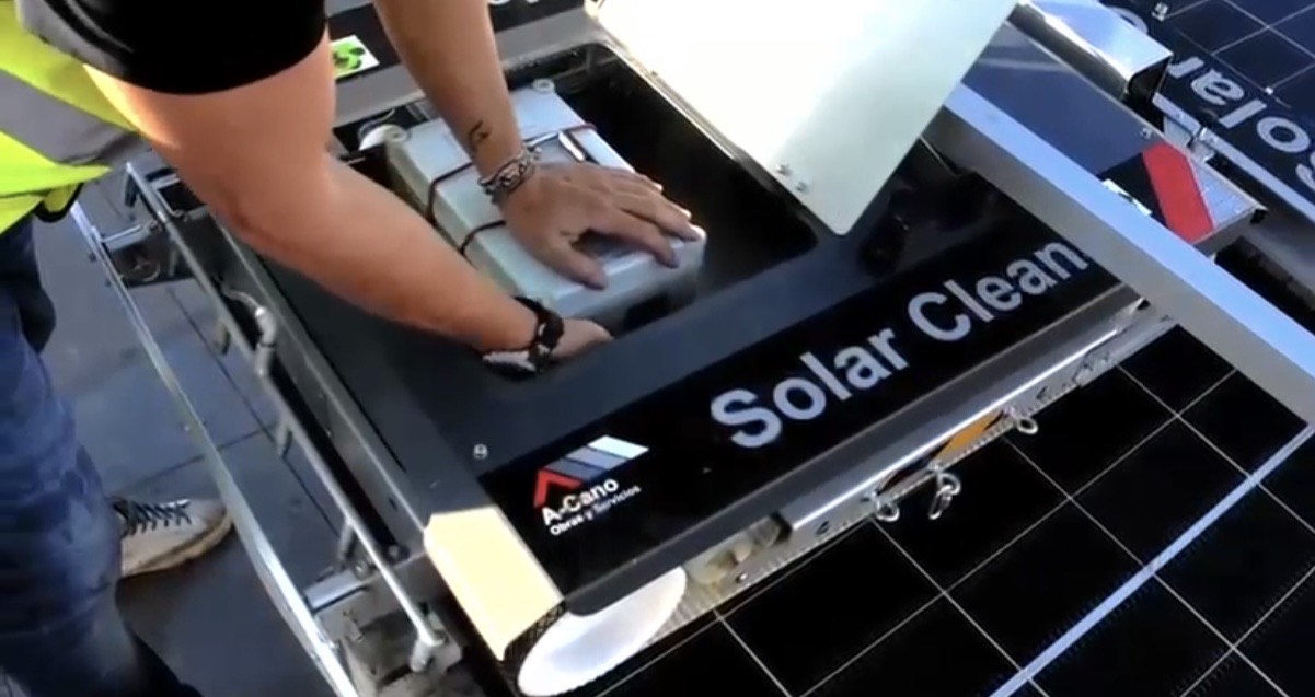 Robot Pro 1300 – Robot autónomo de limpieza solar - Imagen 2